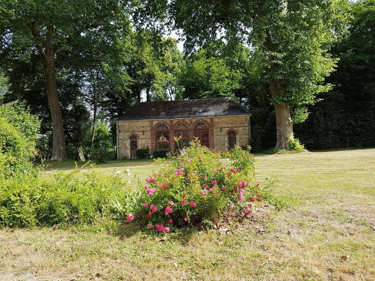 Hotel Logis Relais Des Cailleres Saint Pavace Zewnętrze zdjęcie