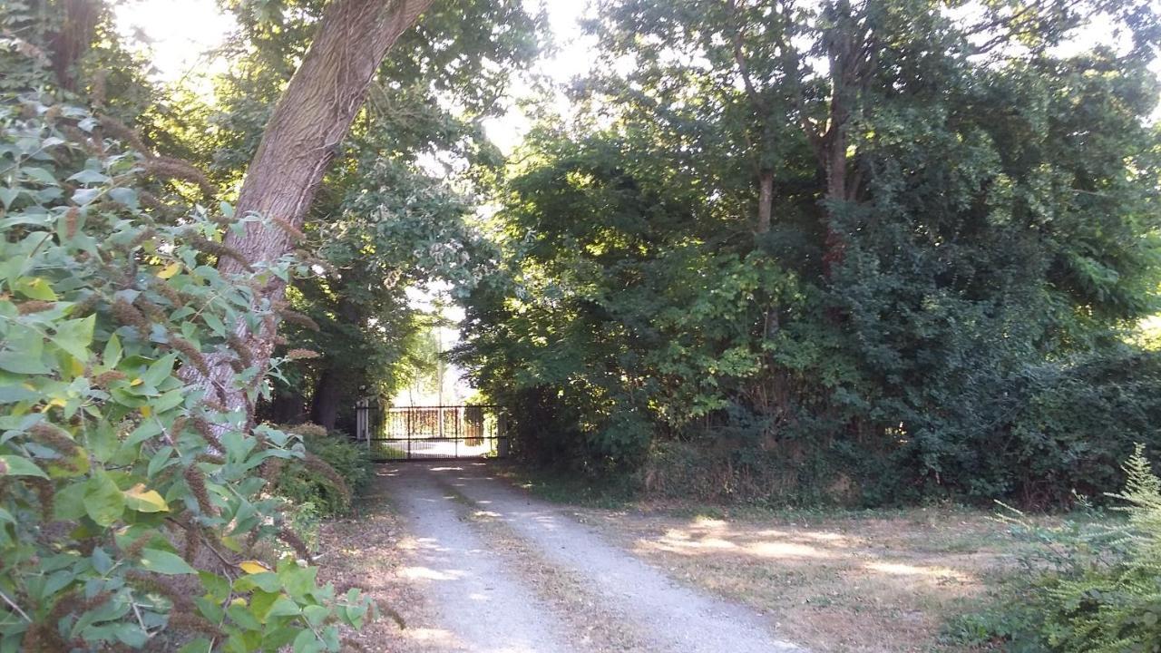 Hotel Logis Relais Des Cailleres Saint Pavace Zewnętrze zdjęcie